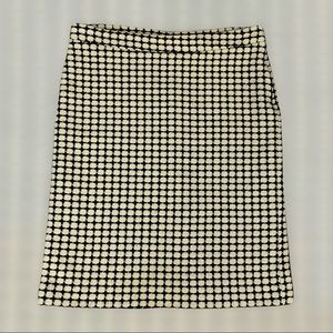 Banana Republic Black and Cream Skirt - Size 8